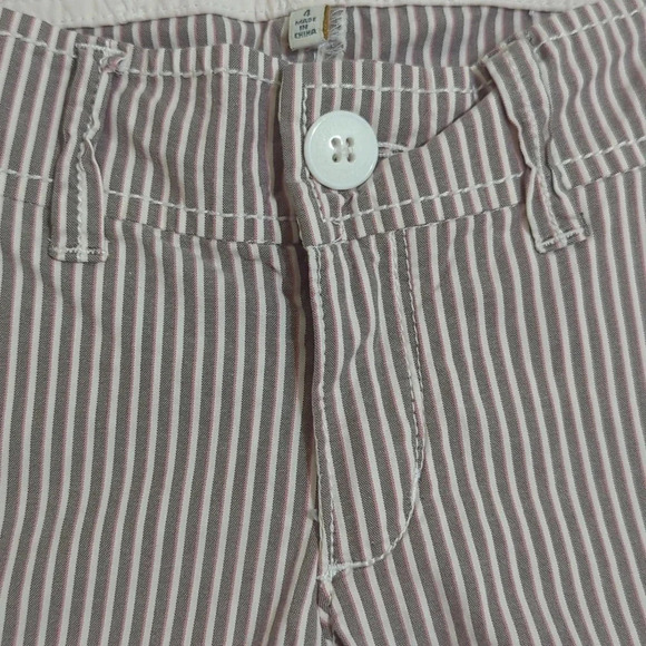 Abercrombie & Fitch Cuffed Bermuda Shorts, Color Cream/Brown/Pink, Size 4 - Picture 4 of 14